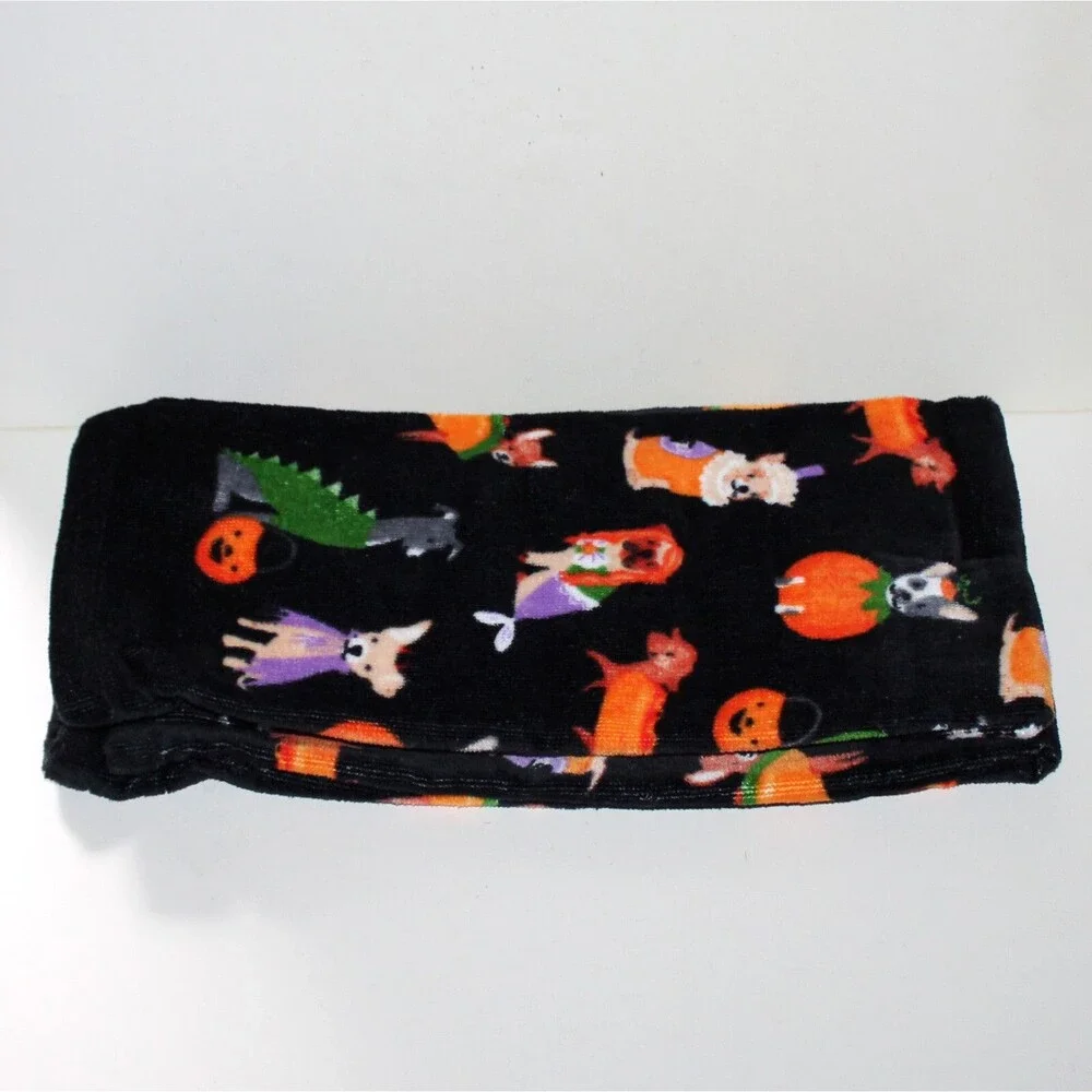 Set 2 Kitchen Towels Isaac Mizrahi NEW black halloween dogs in costume pets fun